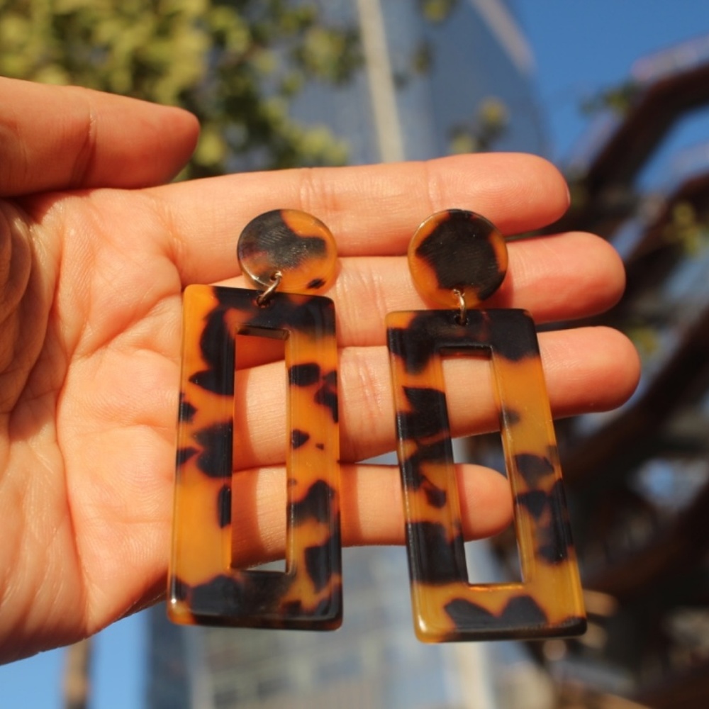 New Leopard Geometric Acrylic dangling earrings - Picture 2 of 8